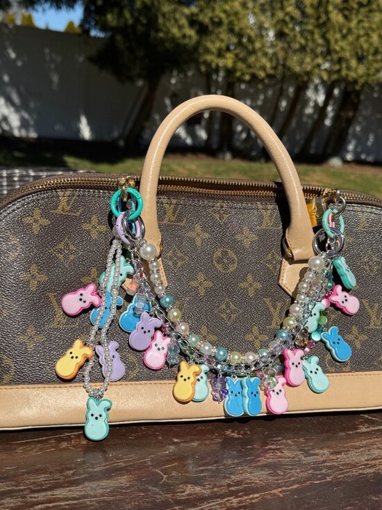 Mini Pearl Bunny Bag Charm - Picture 3 of 3